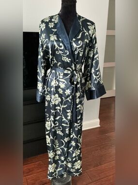 Silk-Feel elegant floral Long Robe with Tie Belt🌷
